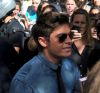 zac-efron-gets-mobbed-fans-12 (1)~0.jpg