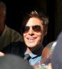 zac-efron-gets-mobbed-fans-3.jpg