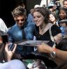 zac-efron-gets-mobbed-fans-4.jpg