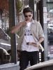 zac-efron-jamba-juice-hottie (1).JPG