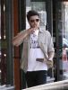 zac-efron-jamba-juice-hottie (10)_0.JPG