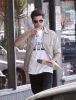 zac-efron-jamba-juice-hottie (12).JPG